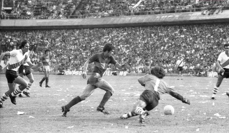 Imagen de Falleció Carlos García Cambón, goleador récord en el Superclásico e inesperado DT que entró en la historia de Boca