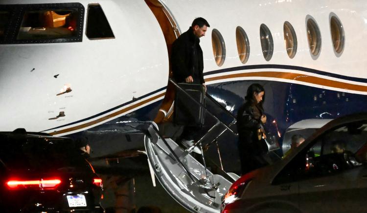Imagen de Lionel Messi ya está en Rosario para darle el último adiós a su papá Jorge