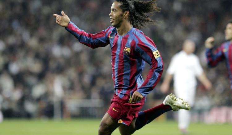 Imagen de Se cumplen 12 años de la obra cumbre de Ronaldinho en Barcelona