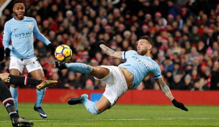 Imagen de Otamendi le dio el triunfo al City en el derbi