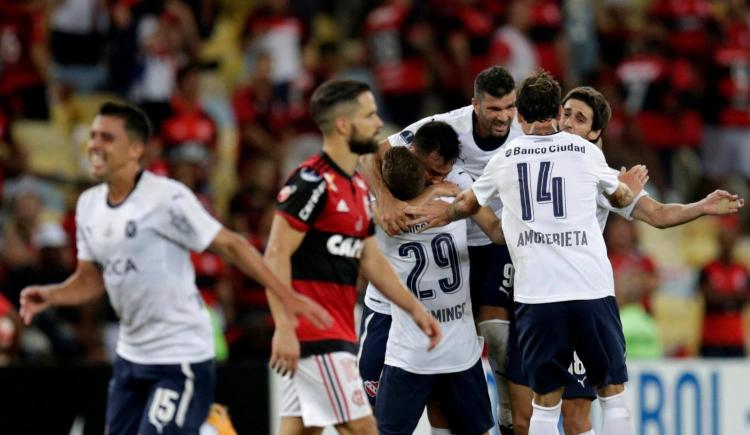 Imagen de La prensa brasileña se rinde ante Independiente