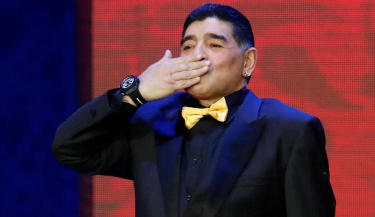 Imagen de "MARADONA ES MÁS POPULAR QUE JESÚS Y QUE LOS BEATLES"