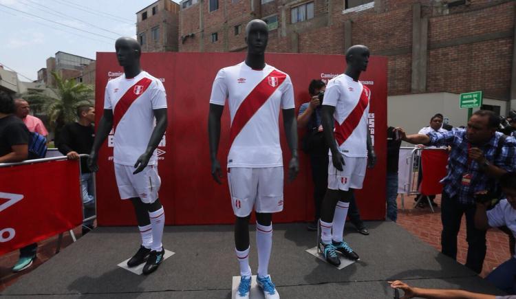 Imagen de Perú presentó la camiseta que usará en Rusia 2018