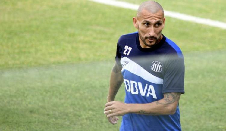 Imagen de Talleres asegura continuidad de Guiñazú