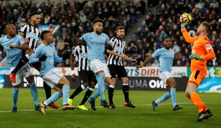Imagen de Manchester City ganó y sacó más ventaja