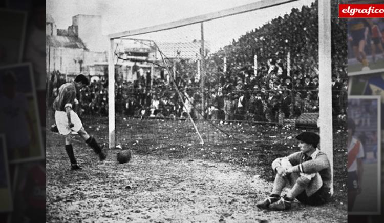 Imagen de 1933. Piquete en la cancha