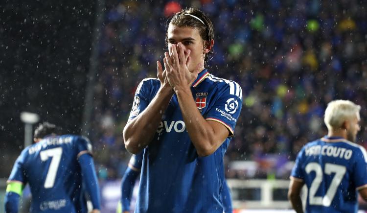 Imagen de Endiablado: los golazos de Nico Paz ante Manchester United