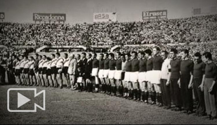 Imagen de 1949. El histórico Torino 2 - 2 River, después de la tragedia
