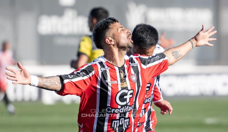 Imagen de Chacarita venció a Racing de Córdoba y se afirmó en la punta