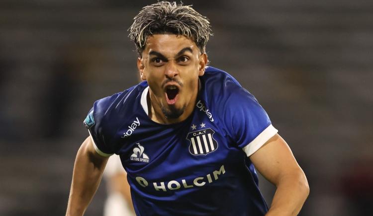 Imagen de Talleres no hizo agua, venció 2-0 a Riestra y puso un pie en los playoffs