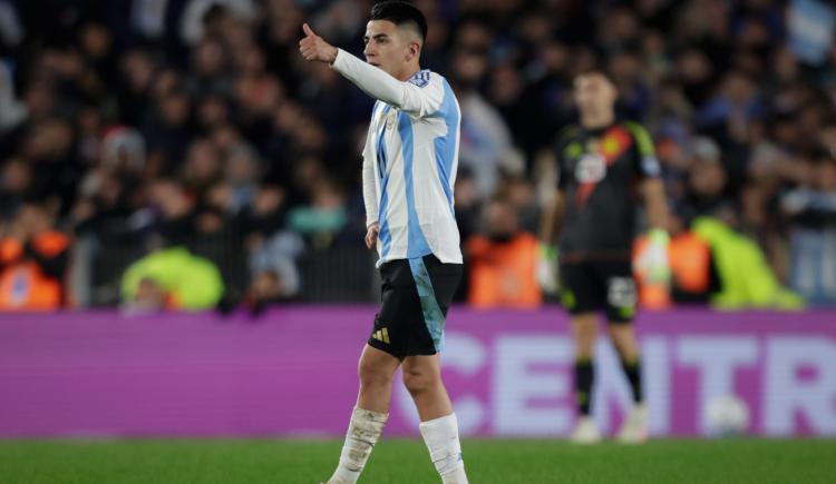 Imagen de Talento al servicio del equipo: Thiago Almada, el jugador que desconoce la inferioridad numérica para consagrarse