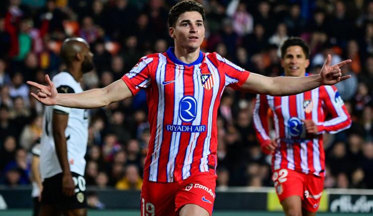 Imagen de Con tantos de Julián Álvarez y Ángel Correa, Atlético de Madrid goleó a Valencia