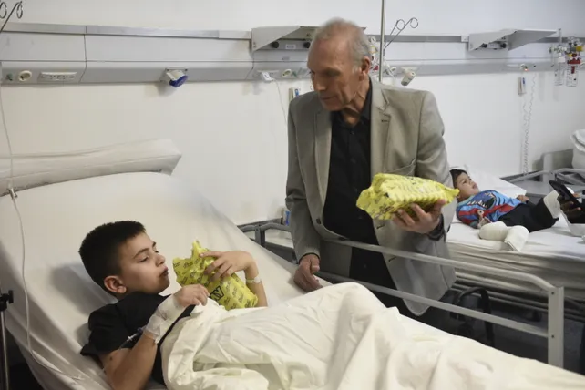 Imagen de El gran gesto de Miguel Ángel Russo en el Día de la Niñez
