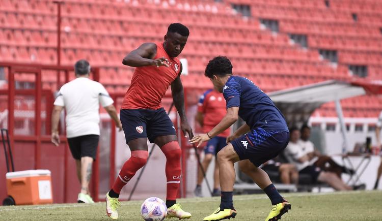 Imagen de Independiente no gana para disgustos: Mauricio Cuero prendió el ventilador y le apuntó al vestuario