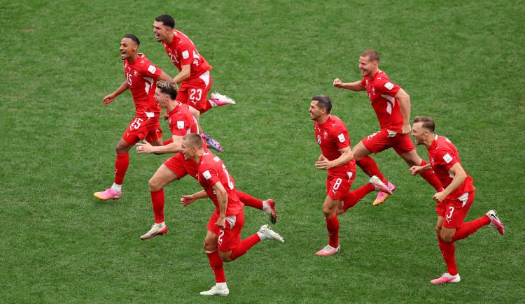 Imagen de Suiza derrotó por penales a Colombia y será rival de Argentina en cuartos