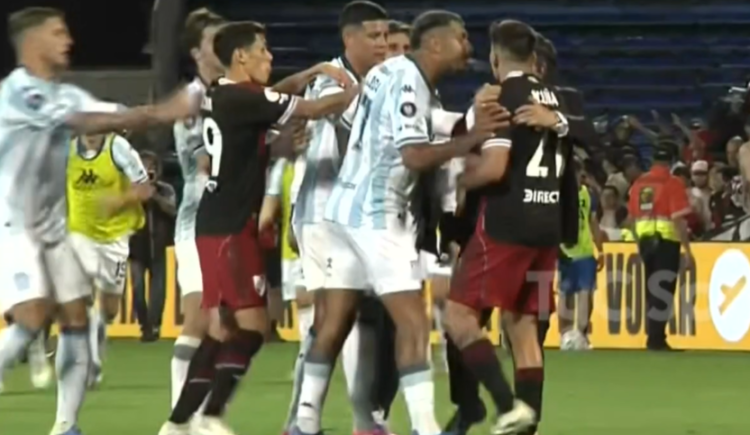 Imagen de Adrián Balboa rompió el silencio tras el escupitajo a Marcos Acuña