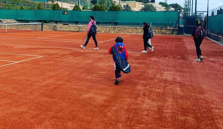 Imagen de EMOCIONANTE: LOS CUATRO HIJOS DE GUILLERMO VILAS EN EL MONTECARLO COUNTRY CLUB