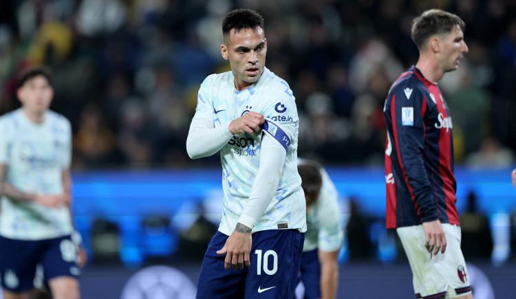 Imagen de Golpazo para Lautaro Martínez y su Inter en la Supercopa de Italia