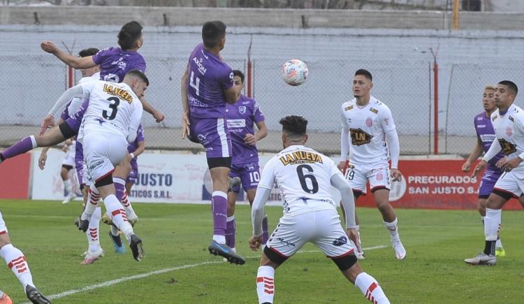 Imagen de PRIMERA NACIONAL: BARRACAS CENTRAL GANÓ Y SE ACERCA A LA PUNTA