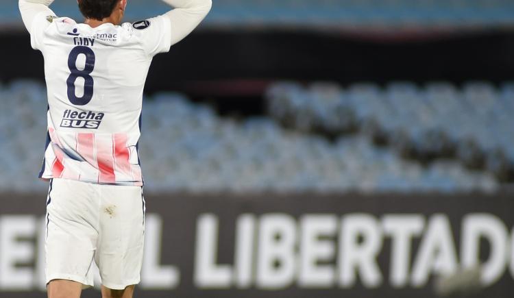 Imagen de Romagnoli debutó en la Libertadores con una derrota agónica en el Centenario