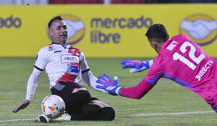 Imagen de El Brey del 0-0: Boca empató ante Nacional Potosí con su arquero como figura