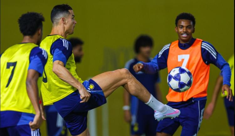 Imagen de Cristiano Ronaldo va por un sábado histórico: la chance de ganar dos títulos oficiales en el mismo día con Al-Nassr