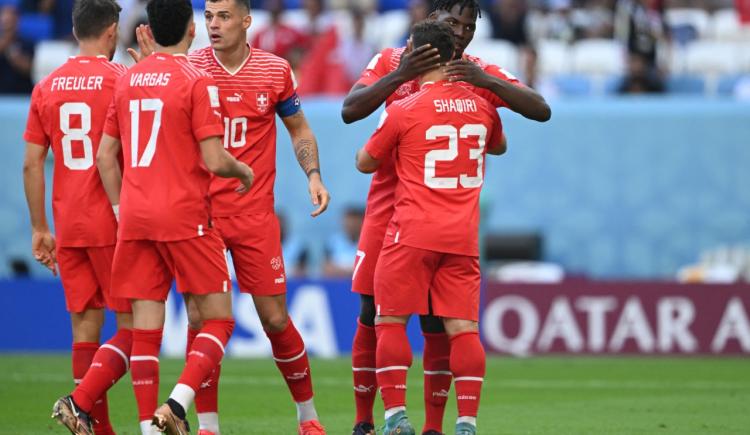 Imagen de En el debut del árbitro Facundo Tello, Suiza derrotó a Camerún