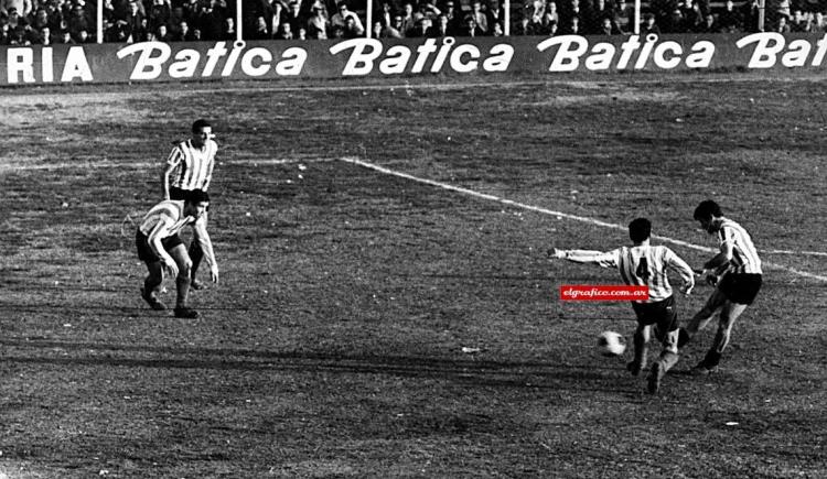 Imagen de Cuándo fue la única final entre Racing y Estudiantes