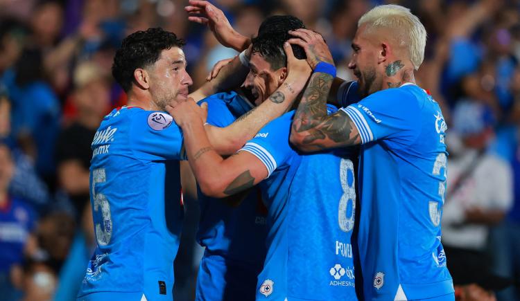 Imagen de En modo PSG: Cruz Azul trituró al verdugo de Inter Miami y se coronó en la Concachampions
