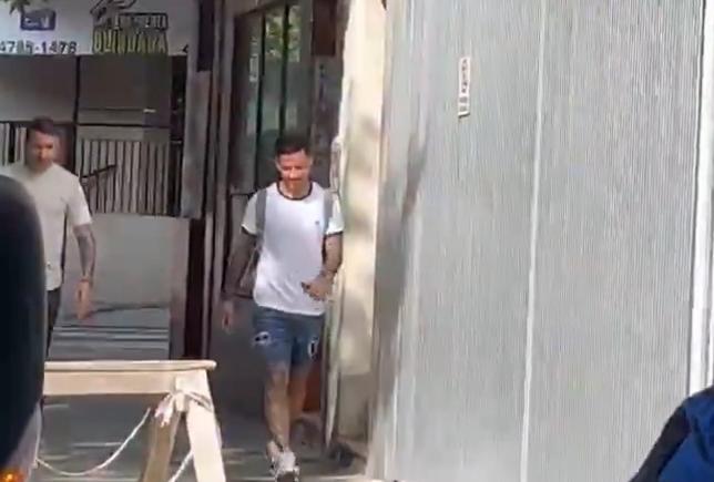 Imagen de Tras los pasos de Montiel: Sebastián Driussi también se hizo la revisión médica y saludó a los hinchas