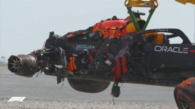 Imagen de VERSTAPPEN ABANDONÓ EN SILVERSTONE