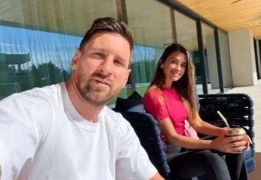 Imagen de Lionel Messi, como uno más en Rosario: paseo en bicicleta familiar y pedido de churros