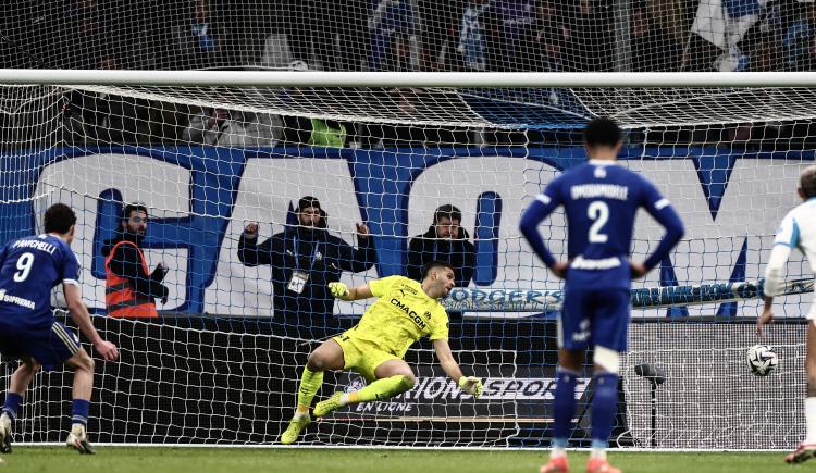 Imagen de Panichelli le quemó las manos a Rulli y Estrasburgo empató agónicamente en su visita a Marsella