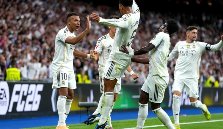 Imagen de Victoria merengue, clásico caliente: sin Mastantuono, Real Madrid venció en un partidazo a Barcelona