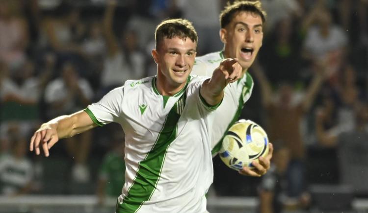 Imagen de Lo taladró en el final: Banfield jugó un gran segundo tiempo y le dio vuelta el partido a Estudiantes de Río Cuarto
