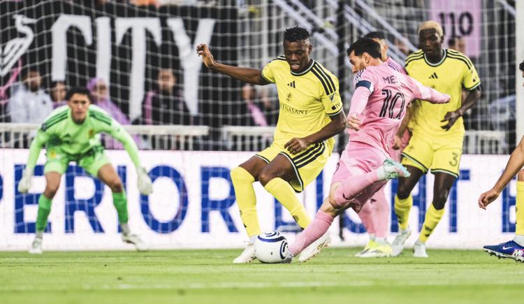 Imagen de Los socios del gol: Sergio Reguilón se convirtió en el asistente número 101 de Lionel Messi