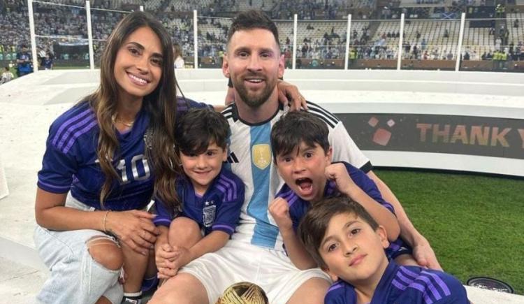 Imagen de Messi reveló en qué posiciones juegan sus hijos al fútbol