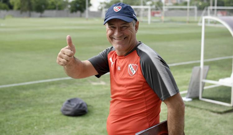 Imagen de Ariel Holan, a fondo: elogios para Tevez, la chance de volver a Independiente y el ejemplo de River
