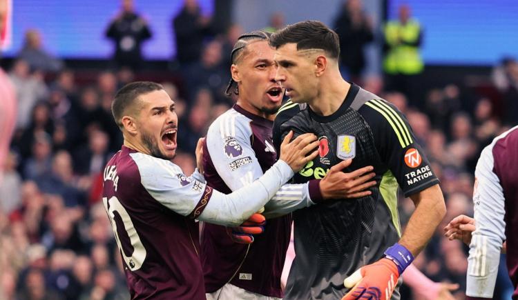 Imagen de Un feliz domingo argentino en Birmingham:  Dibu Martínez atajó un penal y Buendía marcó un golazo en Aston Villa