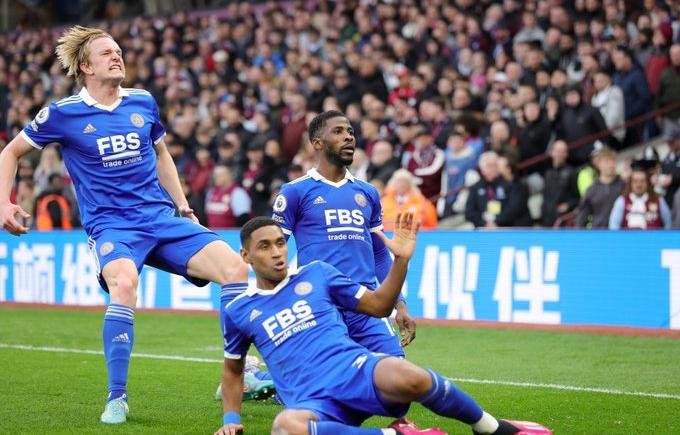 Imagen de Aston Villa perdió 4 a 2 ante Leicester