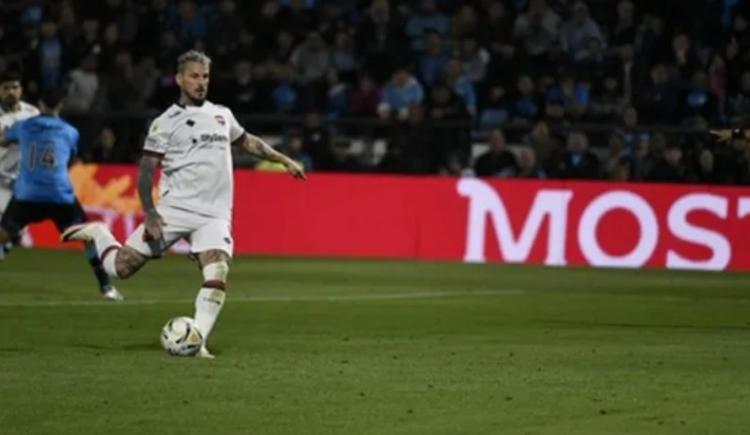 Imagen de La racha negra de Darío Benedetto y de Newell's en los penales