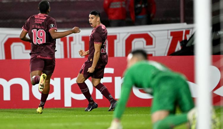 Imagen de Lanús venció 1-0 a Liga de Quito en la Fortaleza y le arrebató la cima del grupo