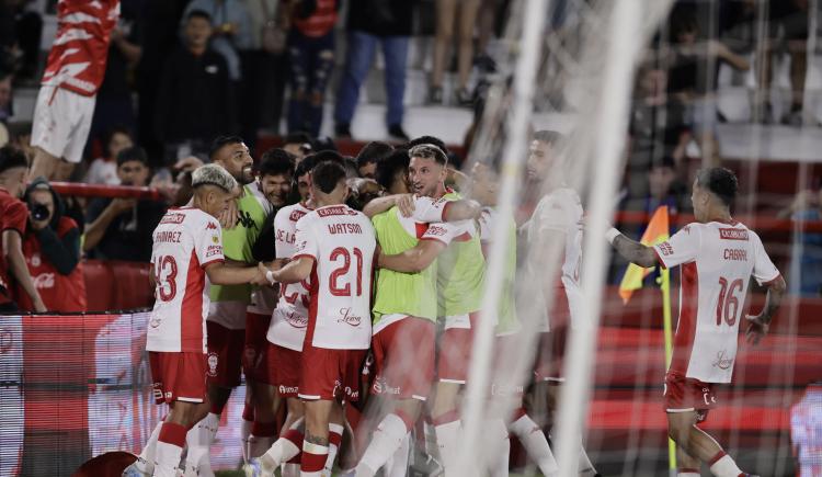 Imagen de Corrida a la punta: el gol de Walter Mazzantti para el triunfo de Huracán