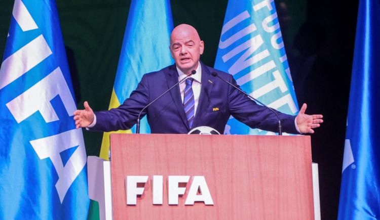 Imagen de Tarjeta azul: Gianni Infantino reveló la posición de la FIFA