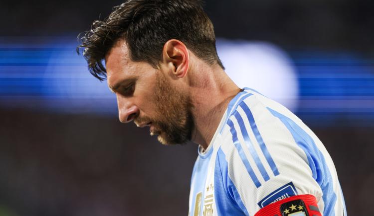 Imagen de Messi, de los destellos y el cruce con James Rodríguez al cambio inesperado y la bronca con el árbitro