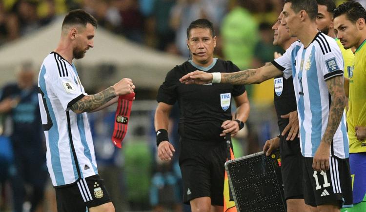 Imagen de Confirmado: quién usará la 10 de Messi, el nuevo dueño de la 11 y el capitán de Argentina ante Chile