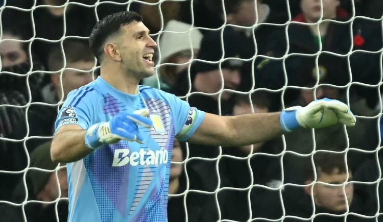 Imagen de El Aston Villa de Dibu Martínez comenzó el año con el pie derecho
