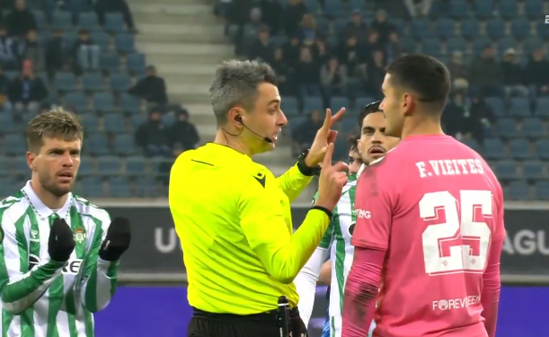 Imagen de Insólito: Le cobraron los 6 segundos al arquero del Betis