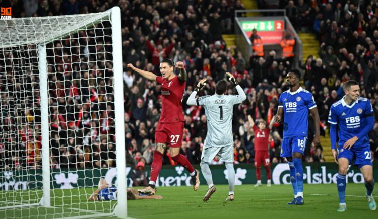 Imagen de Liverpool aprovechó dos regalitos y se lo dio vuelta a Leicester