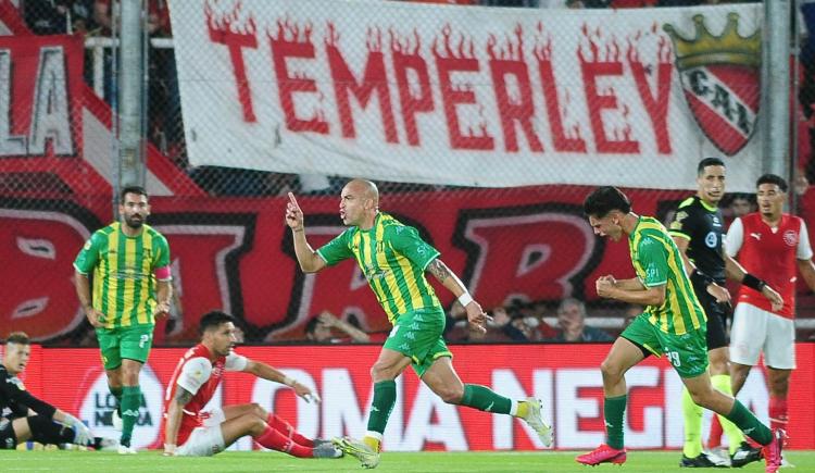 Imagen de ¿Hubo falta en el gol de Santiago Silva?